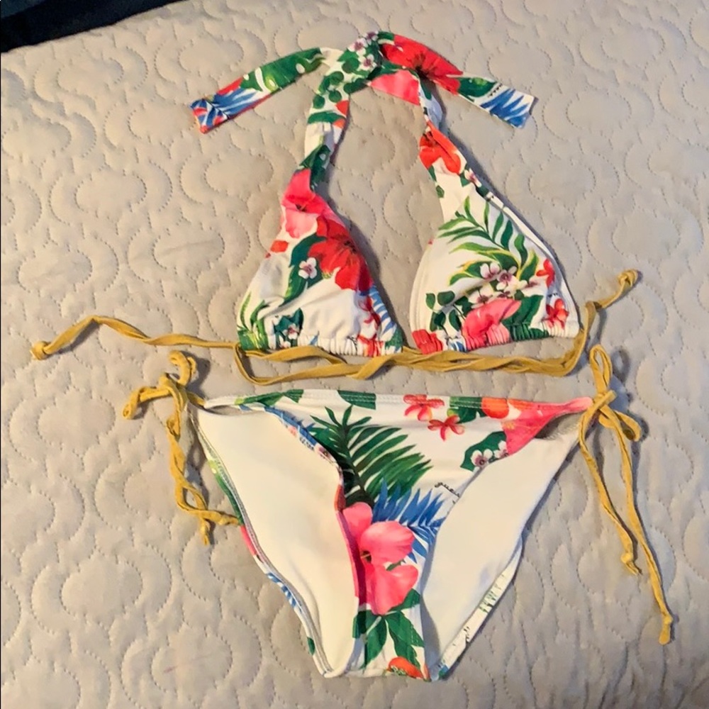 Floral bikini